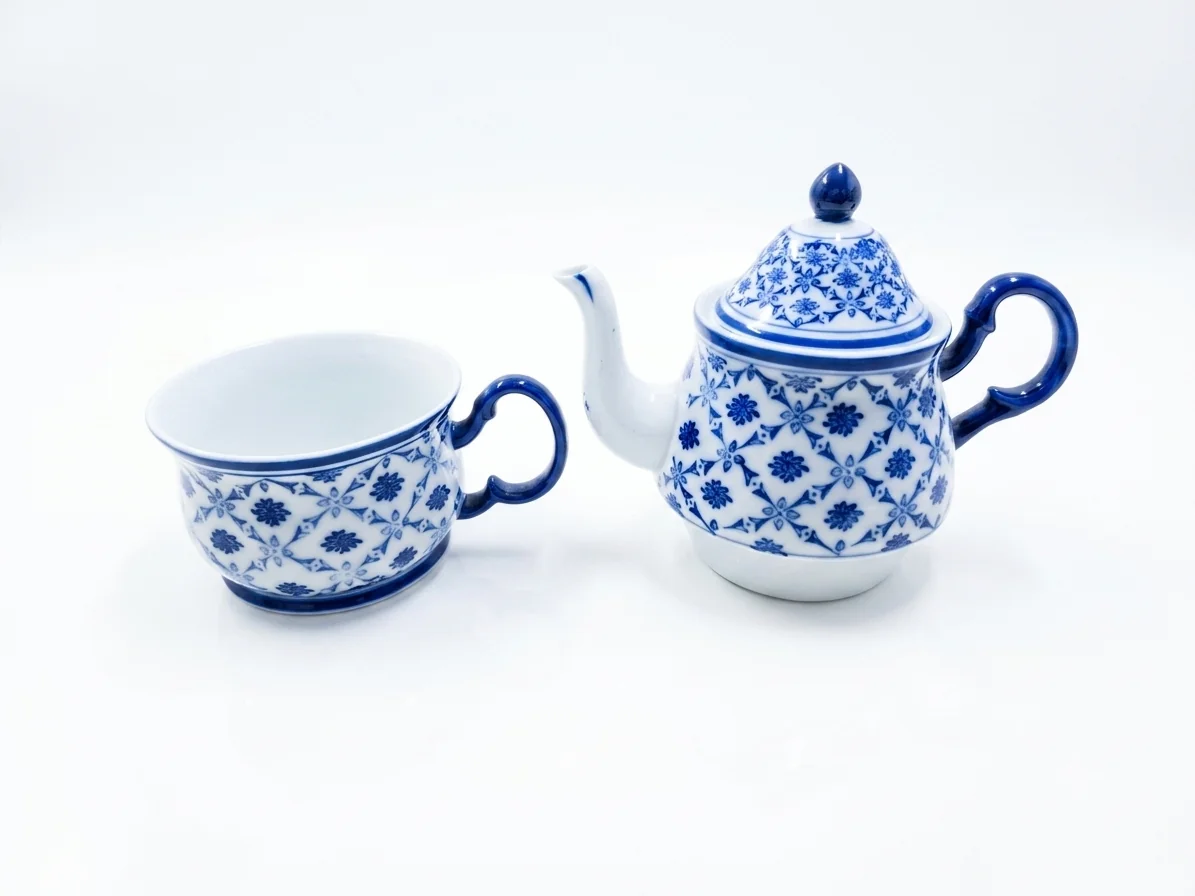 BLUE PATTERNED TEA SET